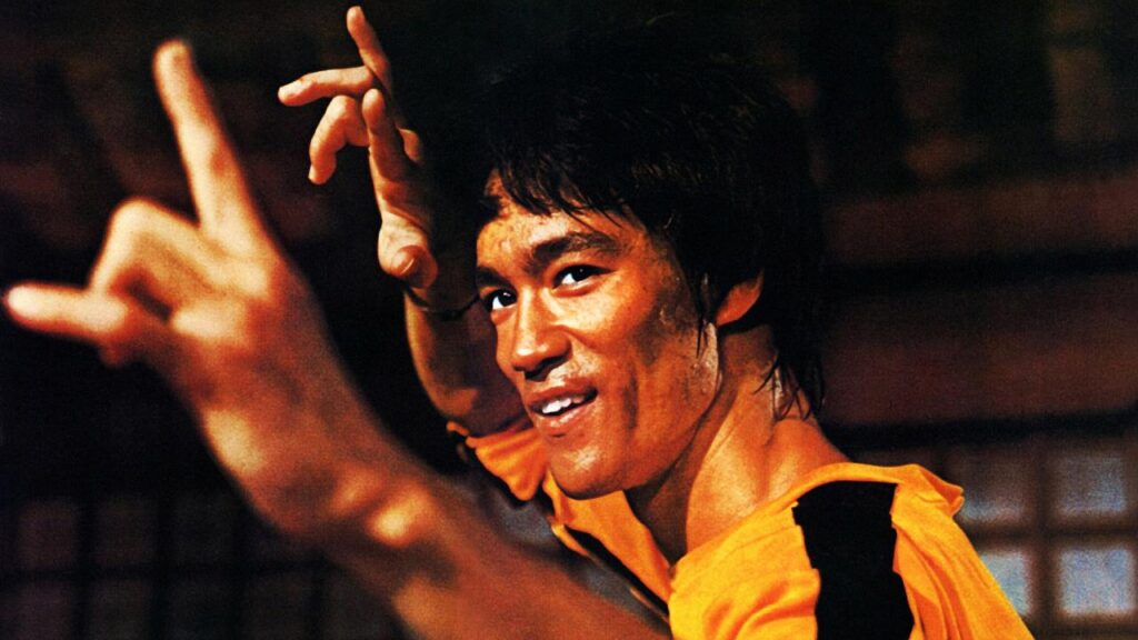 Bruce Lee sorrindo